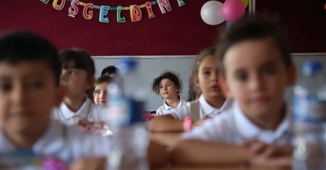 Sitem yerinde durmuyor: İlkokula başlama yaşı değişiyor