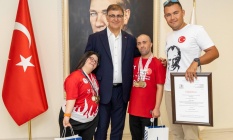 Cemil Tugay, İzmirin gururu Büyükşehir sporcularını ağırladı