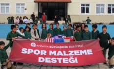 Antalya Büyükşehirden geleceğin sporcularına malzeme desteği