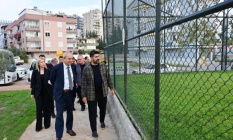 Çocuklar istedi, Başkan Kocagöz çim saha yaptı