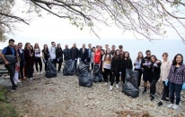 Yabancı öğrenciler Sapanca Gölü'nü temizledi