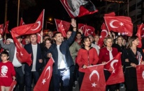 Kuşadası'nda Cumhuriyet coşkusu geceye taşındı