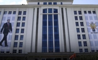 AKP koridorlarında yüzleri güldürmeyen anket!