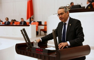 'Parti kongresi serbest, baro seçimi yasak!'