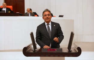 CHP'li Budak: 'Asgari ücretli müzeye gitmesin mi?'