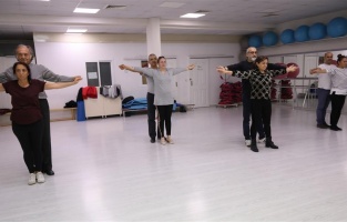 Bayraklı'da Latin ezgileri