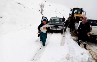 Malatya'da karla mücadele sürüyor