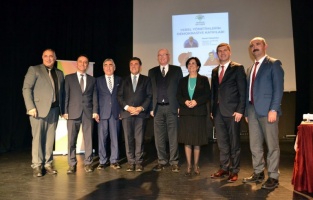 Eskişehir'de 'Yerel Yönetimlerin Demokrasiye katkıları' paneli