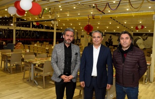 Ücretsiz öğle yemeği için öğrenci kimliği yeterli