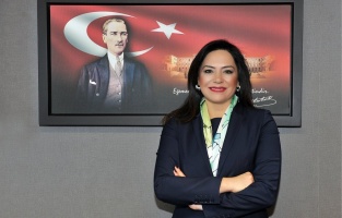 CHP'li Candan Yüceer'den aşı karşıtlığı uyarısı