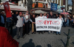 EYT'liler Antalya'da da mücadele ediyor