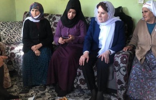 Meral Akşener deprem bölgesinde