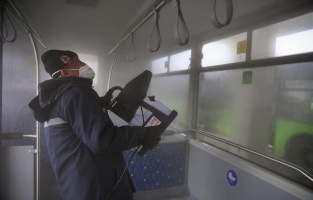 Denizli'de otobüsler her gün temizleniyor