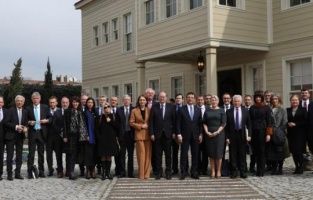 İmamoğlu: 'İstanbul'u hak ettiği yere taşıyacağız'