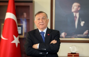 Çocuklara uçurtma, büyüklere ekmek