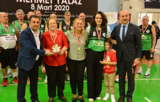 İzmit Gazozcu Mehmet'i unutmadı