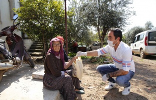 Döşemealtı'nda 4330 ücretsiz ekmek dağıtıldı