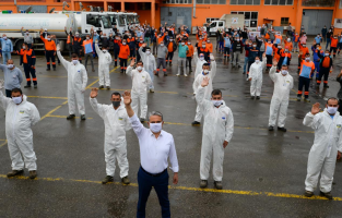 Temizlik işçileri için özel 1 Mayıs kutlaması