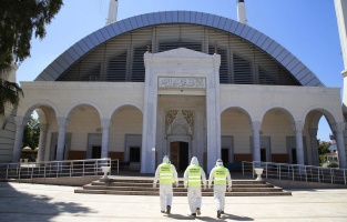 Döşemealtı Belediyesi, Camileri tek tek dezenfekte ediyor
