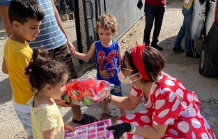 Seyhan'dan çocuklara bayram hediyesi