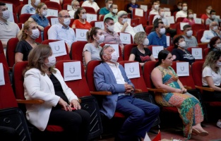 Seyhan'da 'Sosyal Mesafeli' bayramlaşma