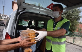 İzmit Belediyesi Ramazan'da 12 bin 221 adet sıcak yemek ulaştırdı