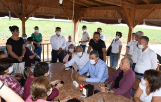 'Yetiştiriciler ve çiftçiler çözüm bekliyor'