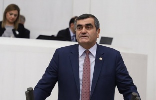 'Tarihi Beyoğlu Öğretmenevi, Sultan Beyazıt Vakfı'na mı devredildi?'