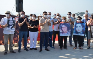 Sivas'ta yitirilenler Kuşadası'nda anıldı