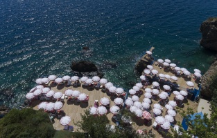 Falez plajları sezonun gözdesi