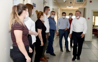 Seyhan'da mesafeli bayramlaşma