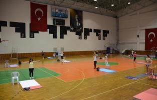 Kuşadası'nda kadınlar için spor seferberliği