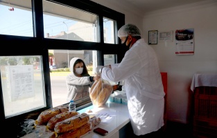 Eskişehir'de Halk Ekmek büfeleri yenilenmeye devam ediyor