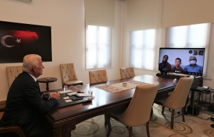 Başkan Gürün'den uzaktan eğitimi yakın eden destek