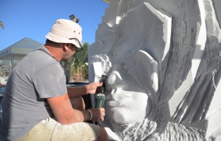 Neopolis'te mermer bloklar hayat bulmaya başladı