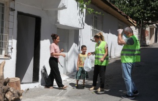 Bayraklı'da 2 bin 648 aileye gıda yardımı