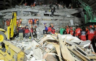 İzmir'deki depremde can kaybı 114'e yükseldi