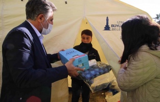 Başkan Sandal, 3 gündür uyumadan yardıma koşuyor