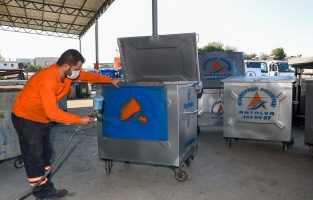 Muratpaşa'da konteynerler yenileniyor