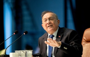 Başkan Akay, deprem öncesi ve sonrası önlemleri aktardı