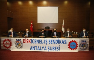 Döşemealtı'nda işçileri güldüren imza