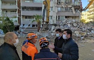 CHP'li vekiller ve belediyeler İzmir ile tek yürek