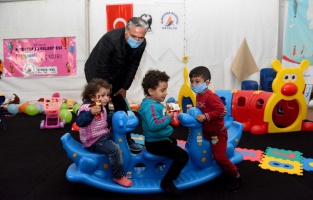 Başkan Uysal, deprem bölgesinde