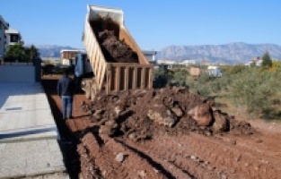 Döşemealtı Belediyesi yeni yol çalışmalarına hız verdi