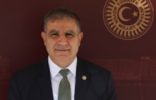 "Öğretmenlere görevlendirme yerine işsizlere atama yapılmalı"