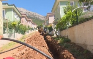 Zeydan Karalar: “Vatandaş evde, belediye görevde.”