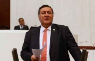 “Sağlıkçılar branşlarında atama bekliyor”