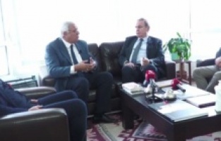 CHP'den saldırıya uğrayan gazeteciye ziyaret