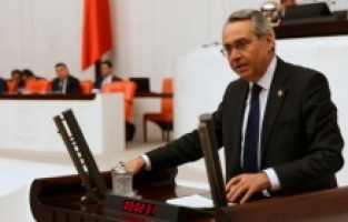 CHP'li Zeybek: "Yeni Anayasa’da demokrasi mutlaka güçlendirilmelidir"