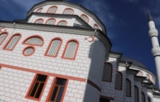 Kartal Belediyesi İbadethanelere desteğini sürdürüyor